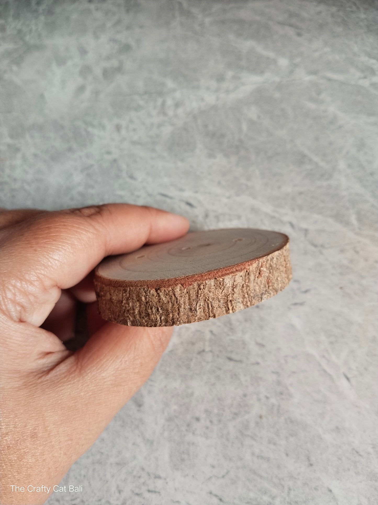 Amigurumi stand (natural wood slice)